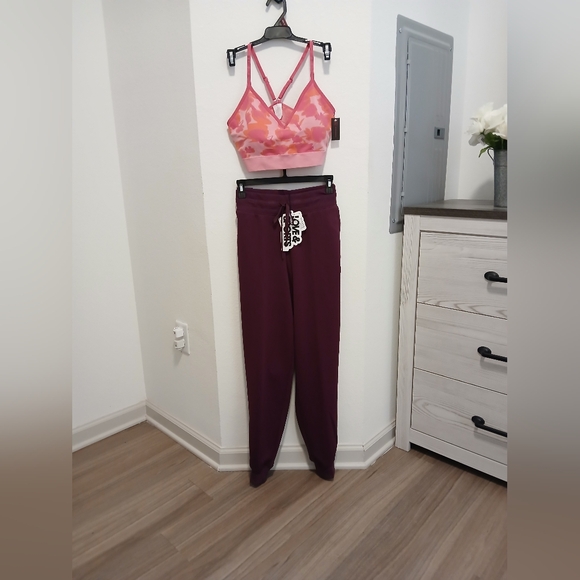 No boundaries Large and LOVE and Sports Small - Picture 4 of 5